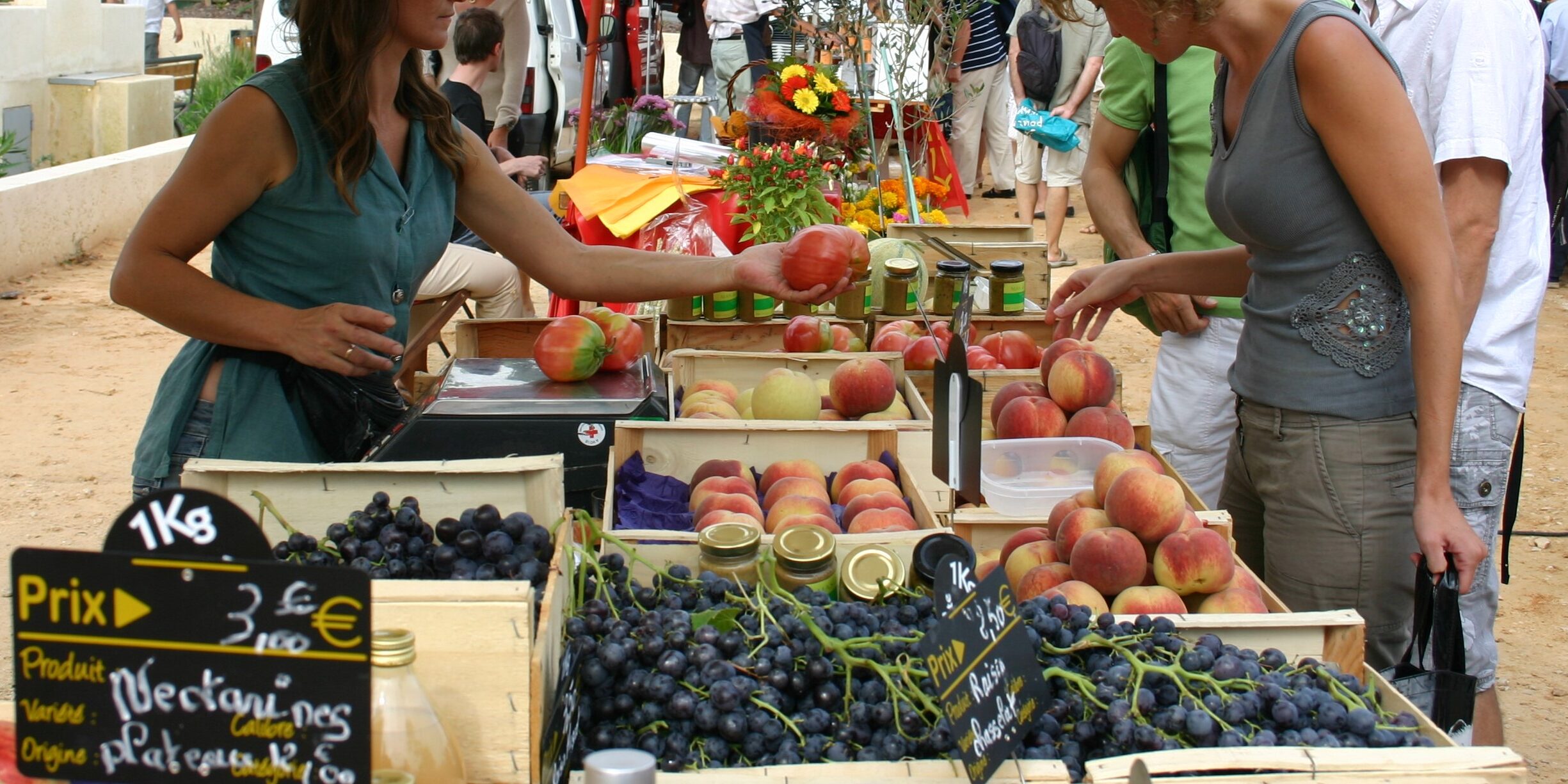Open-air market in the south of France (Grabels, Hérault) – © J.P. Divet PLAT4TERFOOD